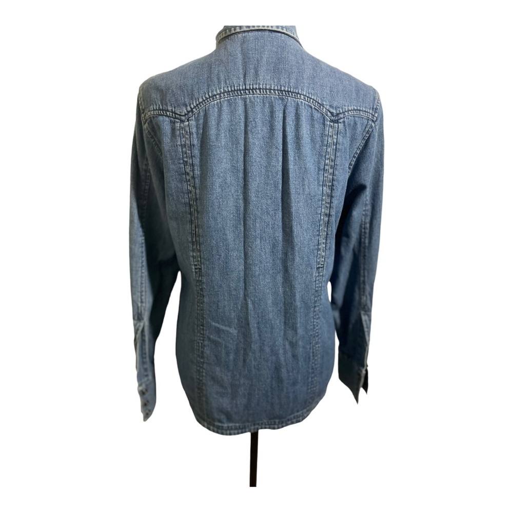 Duluth trading womens snap front pearlized buttons jean shirt. Size small - Picture 7 of 12